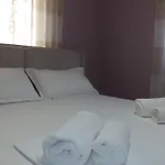 Estera Apartments