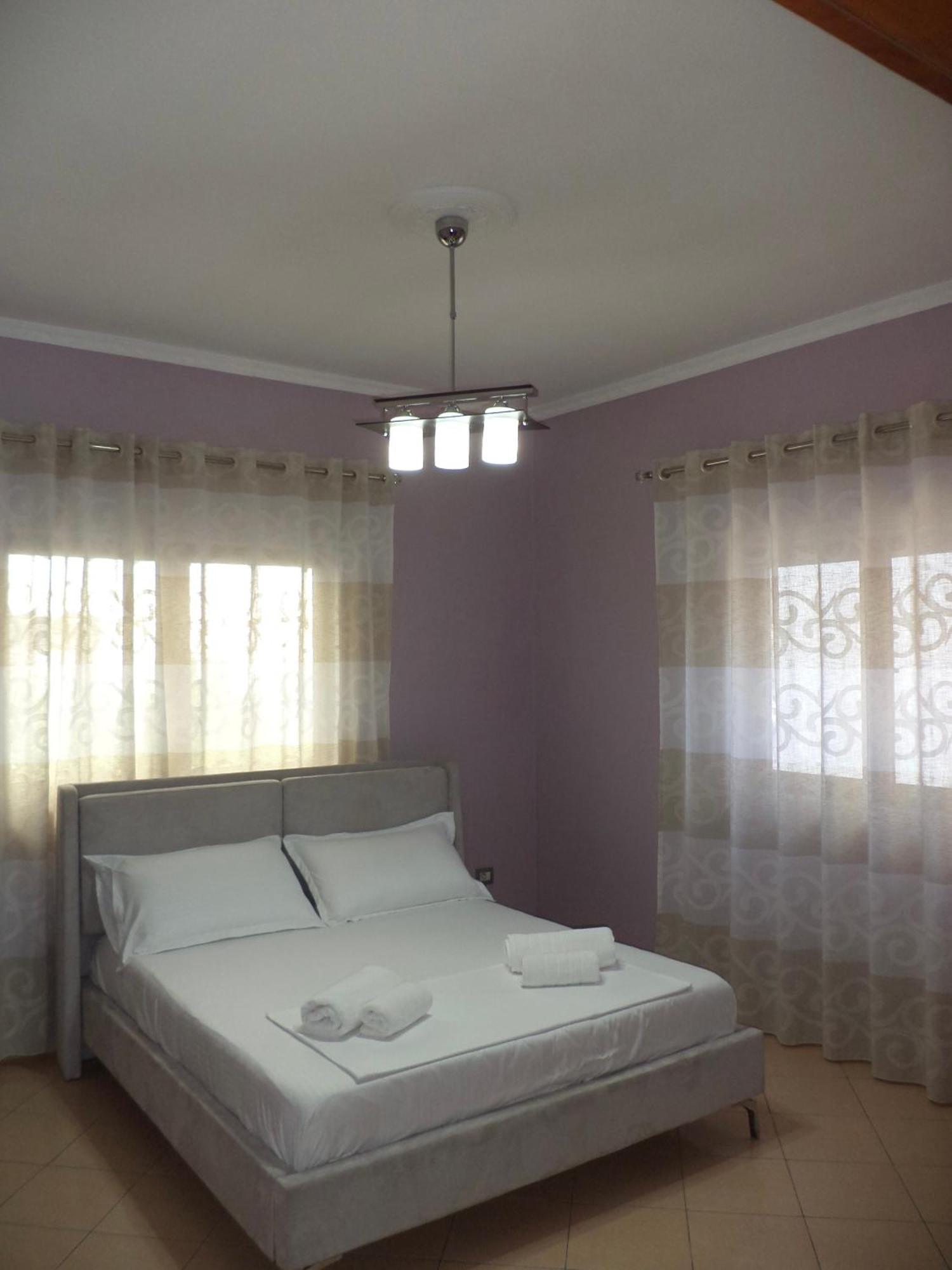 Estera Gjestgiverier Durrës