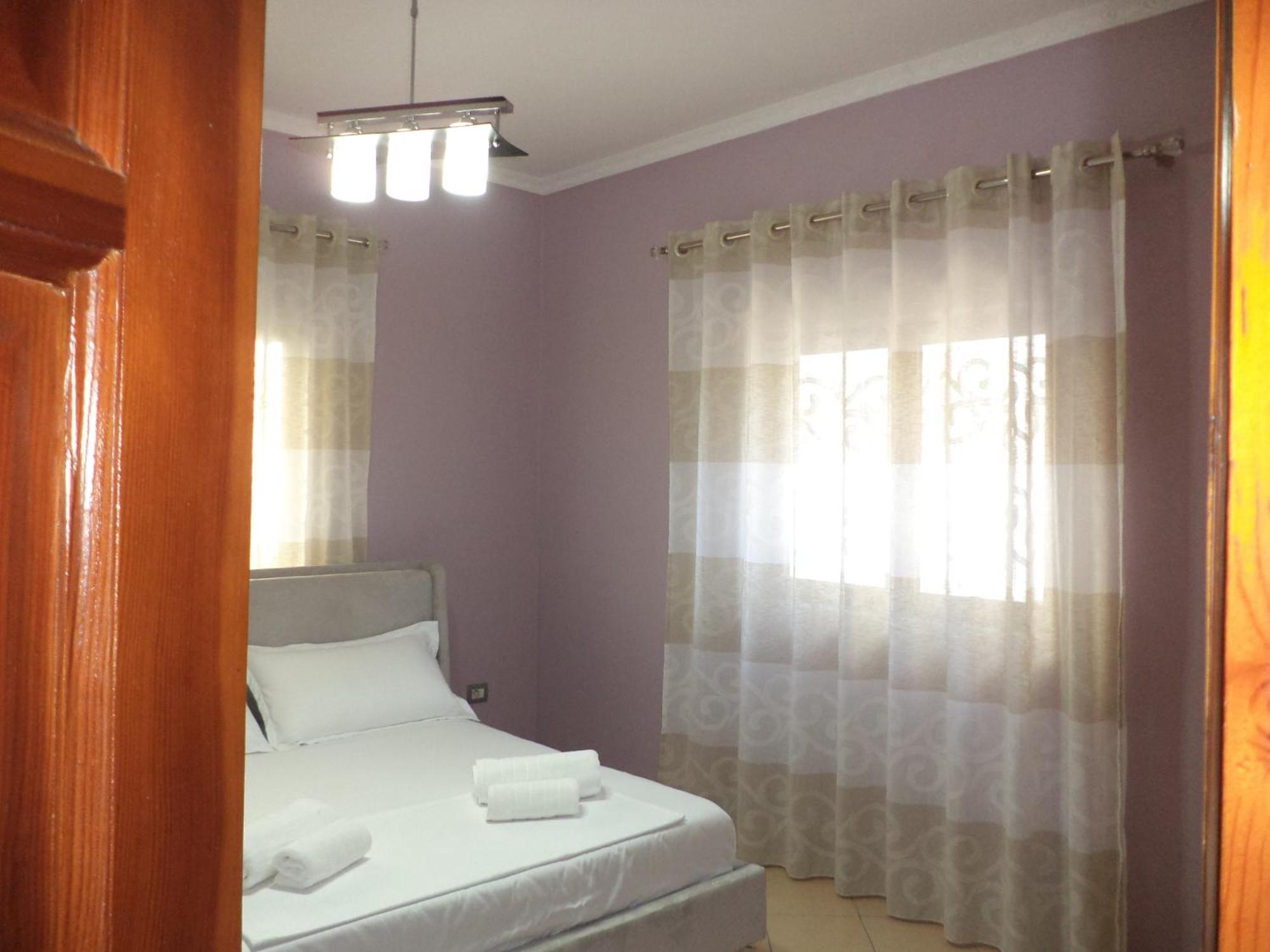 Estera * Durrës